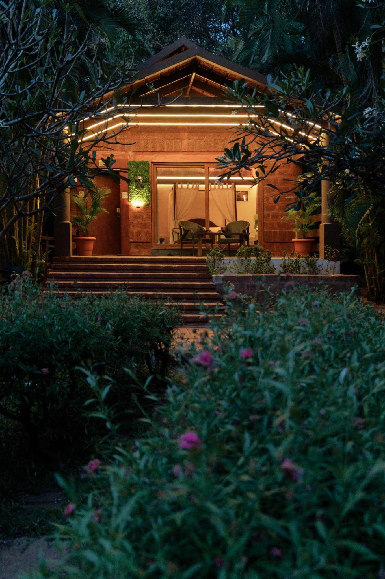 Sai Vishram Beach Resort Bainduru Exterior photo