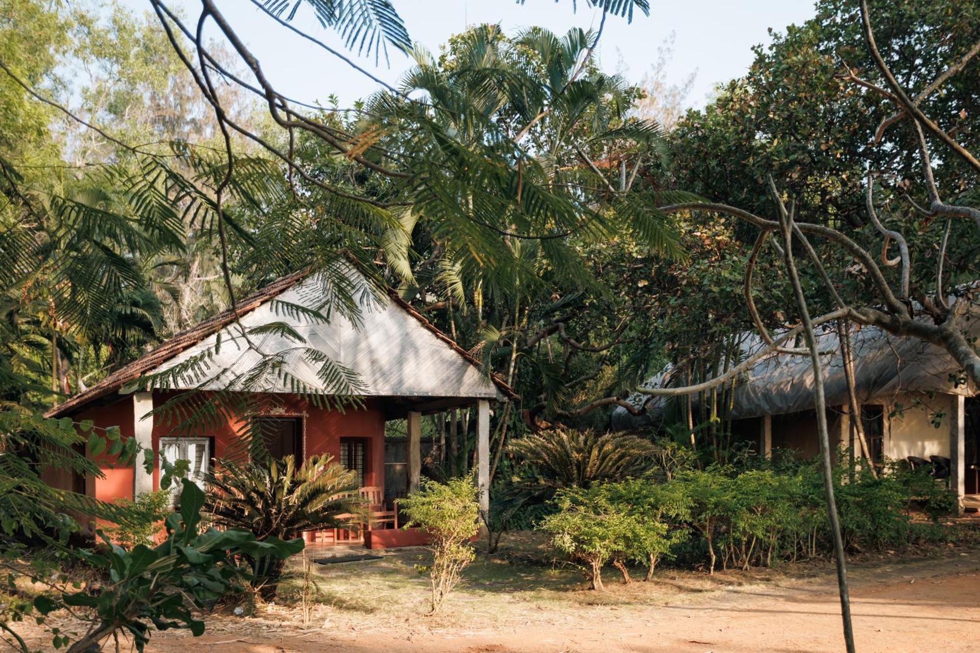 Sai Vishram Beach Resort Bainduru Exterior photo