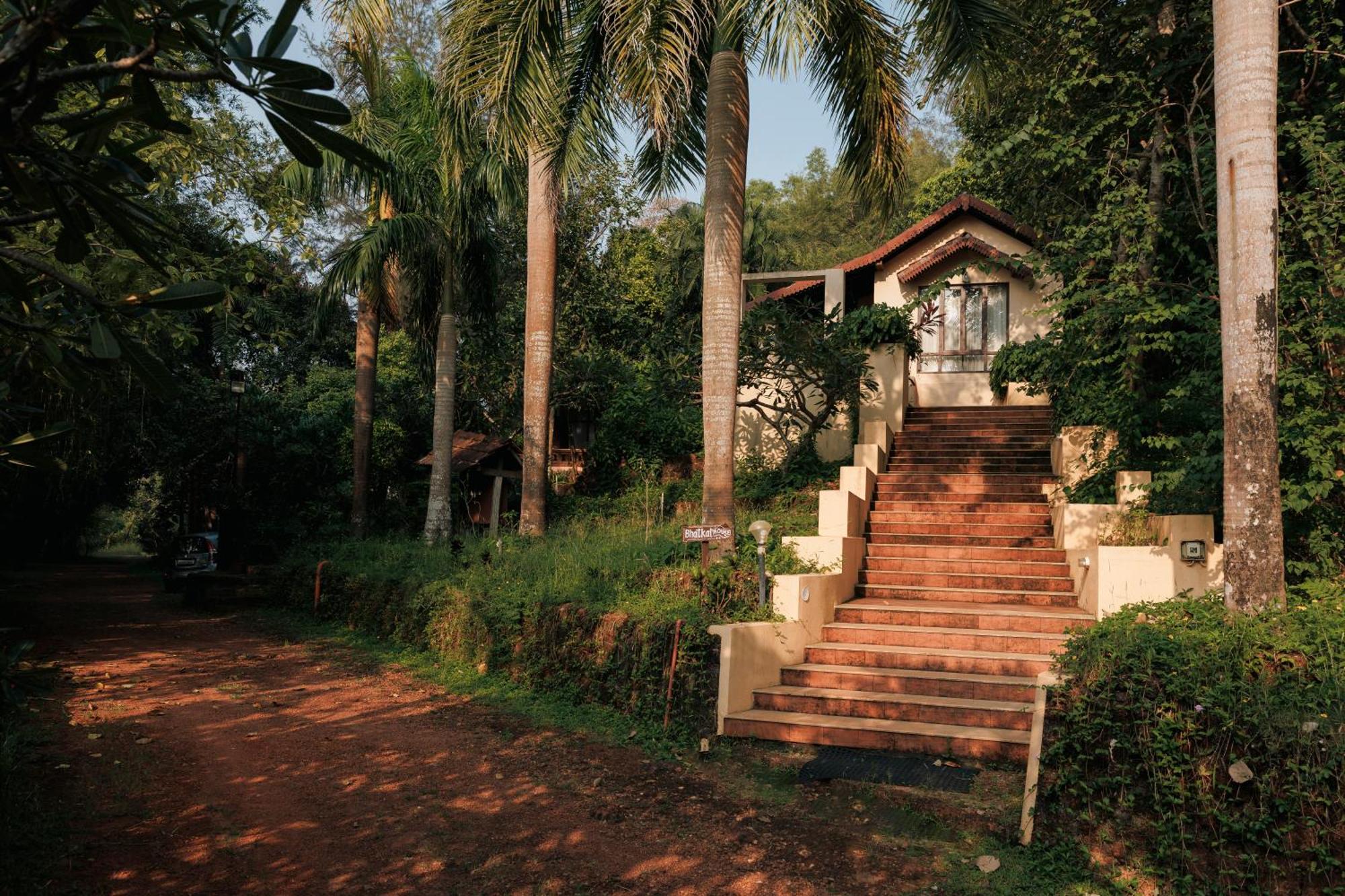 Sai Vishram Beach Resort Bainduru Exterior photo